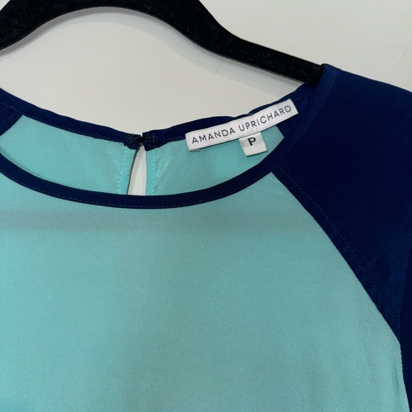 Amanda Uprichard 100% Silk two tone blue short sleeve blouse - Picture 2 of 3